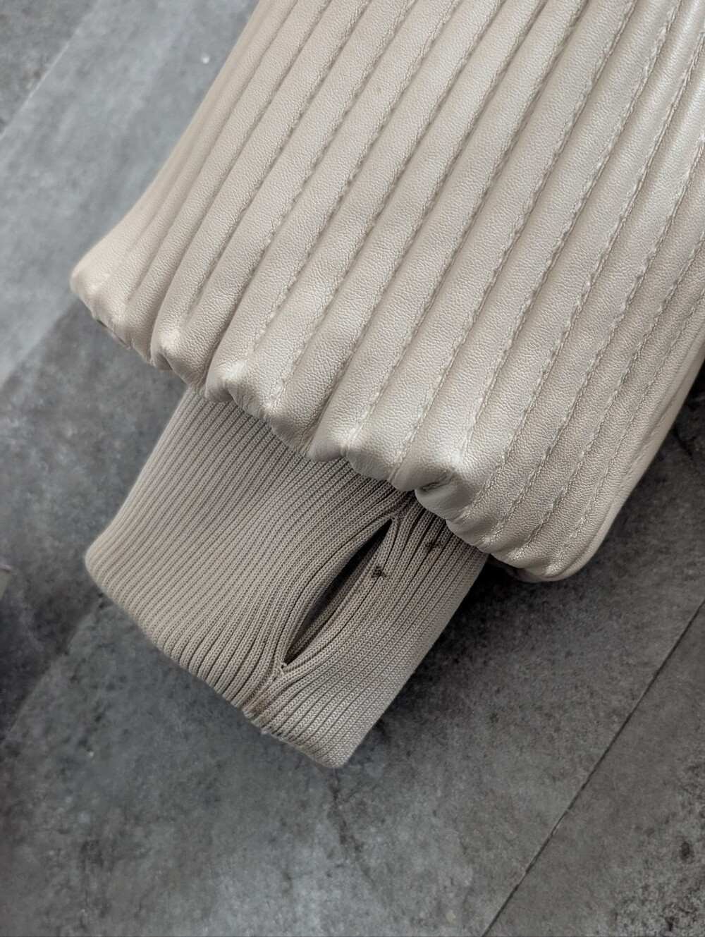 Maniere De Voir Ribbed Vegan Leather Puffer Jacket - Picture 4 of 5